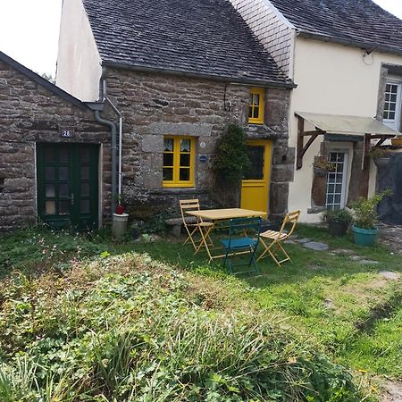 La Maison De Poupee Berrien Zewnętrze zdjęcie