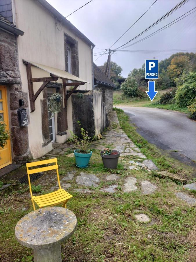 La Maison De Poupee Berrien Zewnętrze zdjęcie